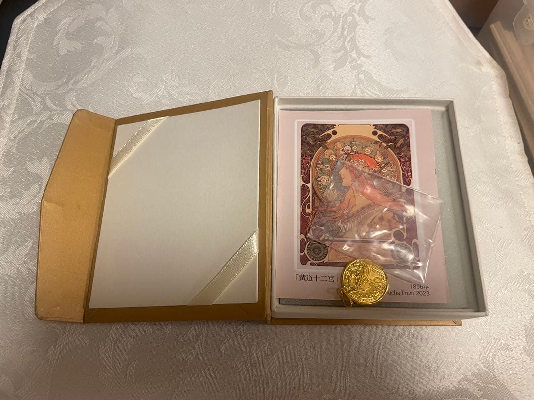 アルフォンス・ミュシャ 130周年 純金999.9 ペンダント - メルカリ