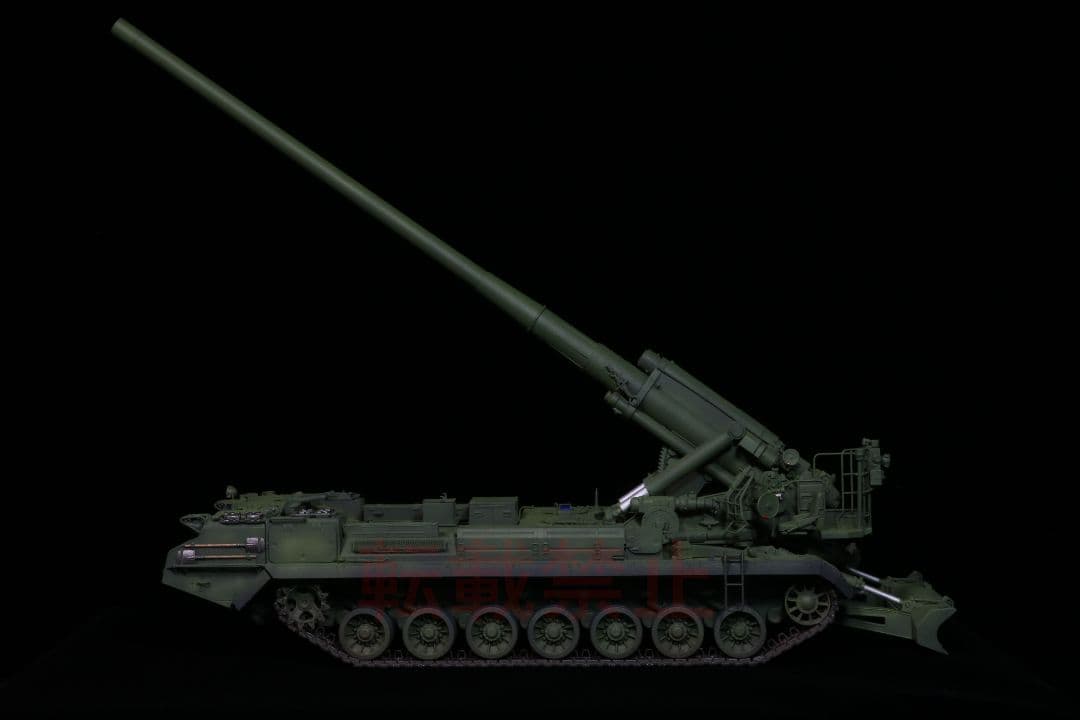 【完成品】 1/35 ソビエト軍 2S7 砲弾 乗員 プラモデル トランペッター