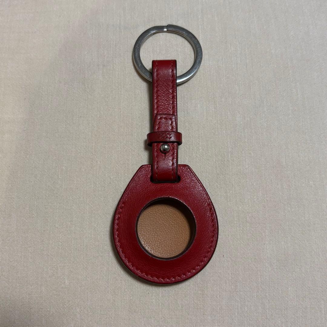 HERMES AirTagカバー レッド Hermes has exclusive $699 AirTag Travel Tag, $570 iPhone 12