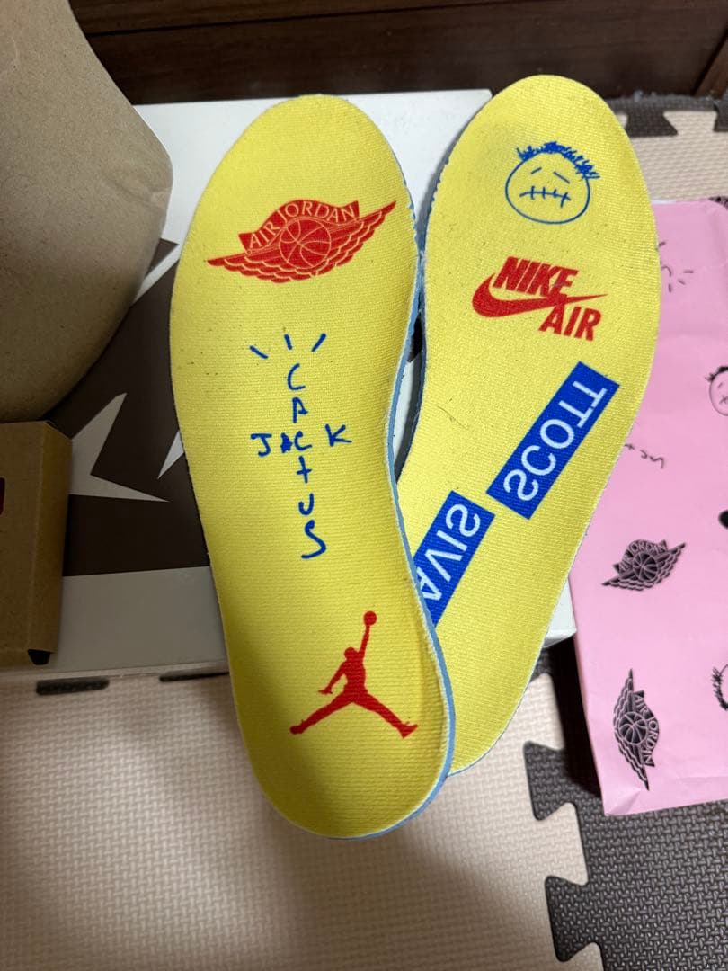 Travis Scott × Air Jordan 1 Low \"Canary\"