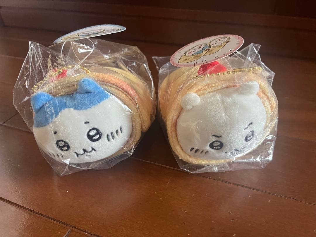 ちいかわ 三つ星レストランのトルティーヤなマスコット　ハチワレ　ちいかわタグ付き