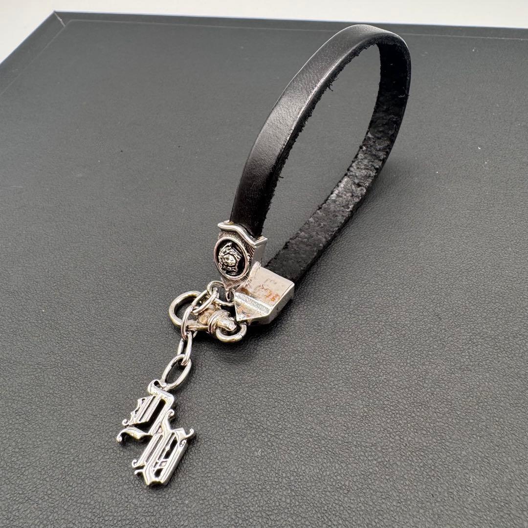 レア VERSACE ヴェルサーチ レザー ブレスレット チャーム イタリア製