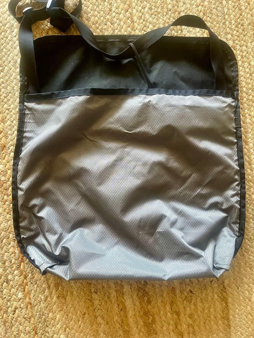 SPACE AGE TECHNOLOGIES zine holder - メルカリ