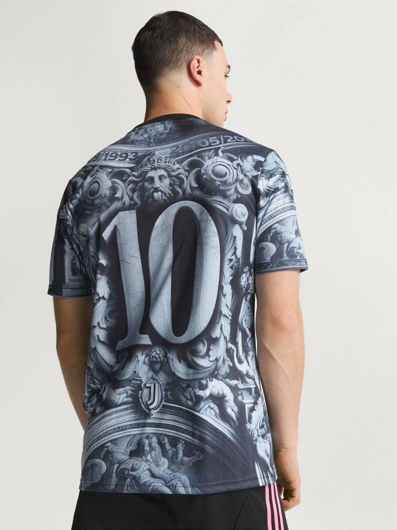 新品未使用タグ付き】ユベントス25-26プレマッチジャージー デルピエロ