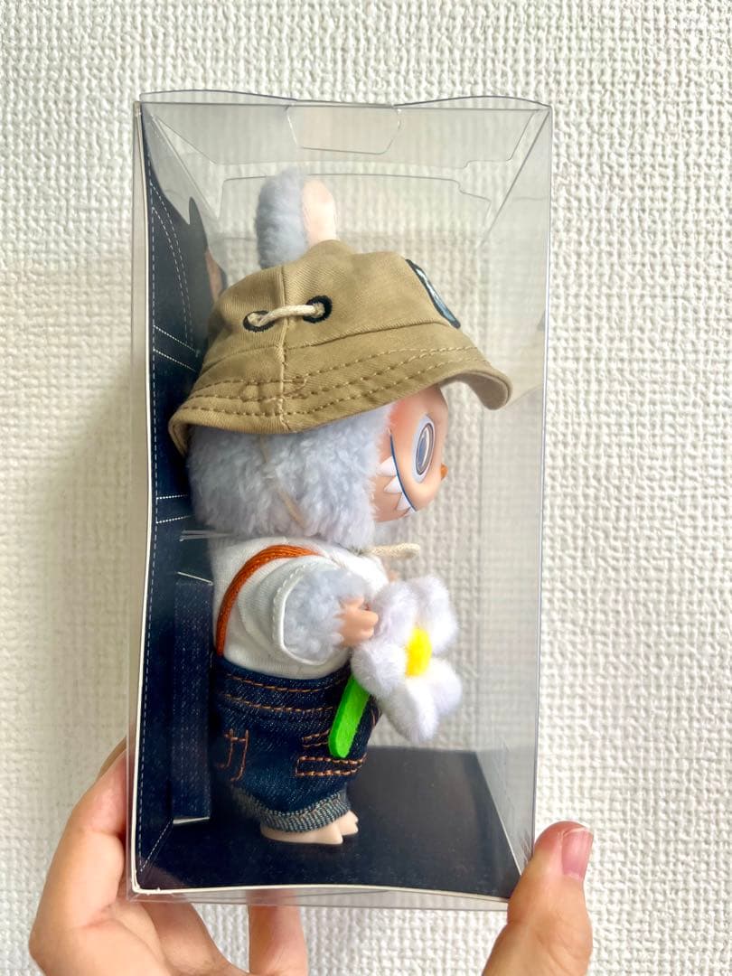 THE MONSTERS FALL IN WILD ぬいぐるみペンダント - メルカリ