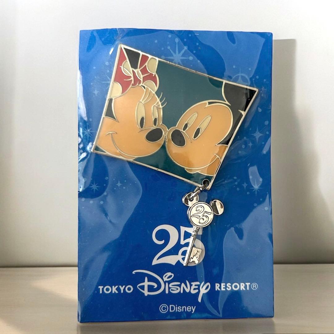 ディズニー 25周年 ピンバッジ - メルカリ