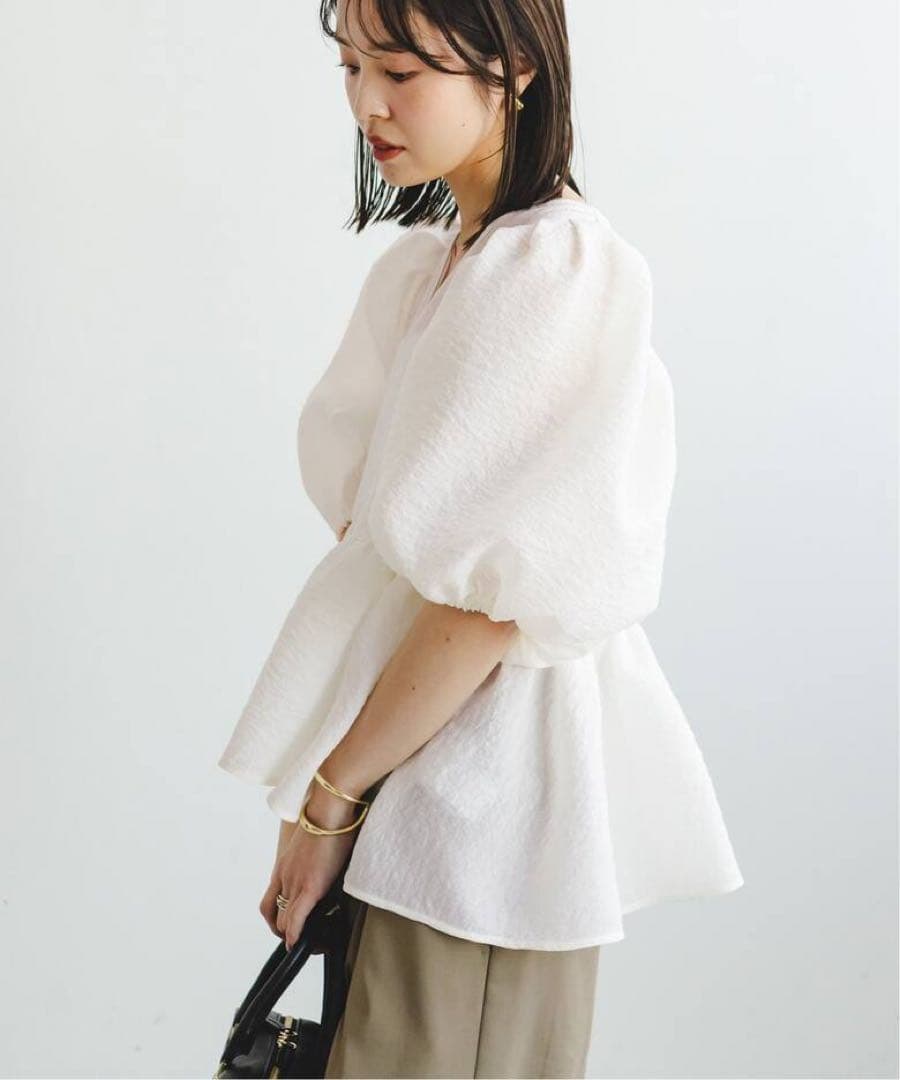 極美品 シアーノイズジャガードブラウス ペプラムブラウス