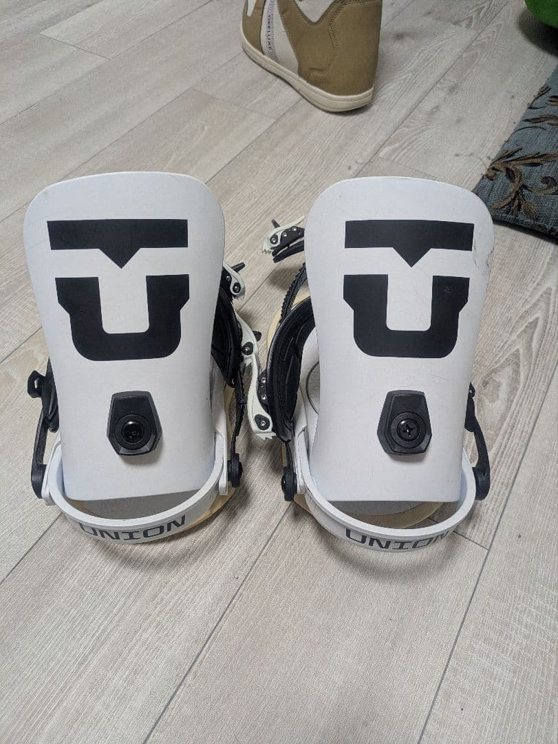 23-24 UNION STRATA ストラータ ホワイト　Mサイズ UNION BINDING 予約商品 26-27 ユニオン ビンディング ストラータ