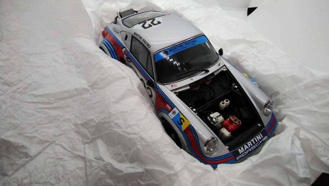 ポルシェ　911 カレラ RSR ターボ　1/18