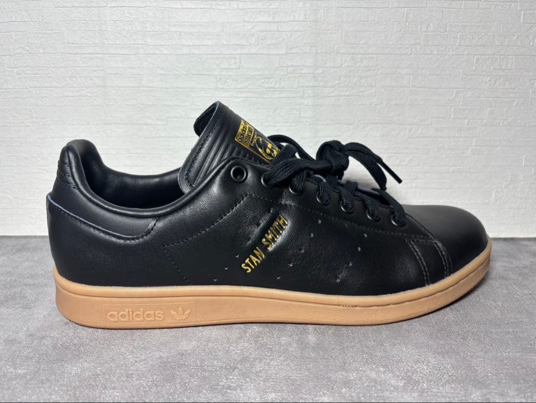 アディダス アディダス STAN SMITH コアブラックxコアブラックxガム