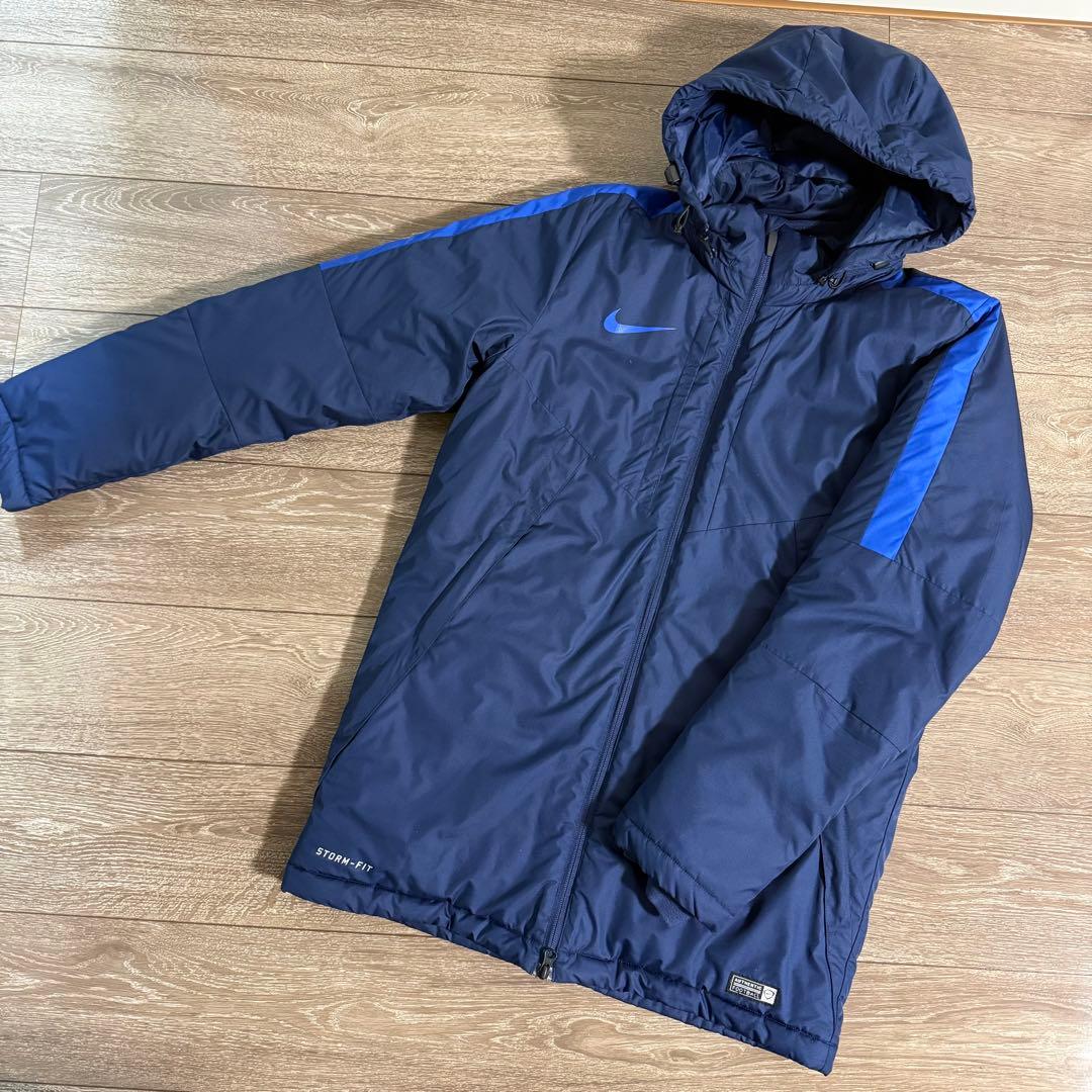 Nike ナイキ STORM-FIT ミッドフィル ジャケット 中綿ベンチコート 美品 NIKE STORM-FIT ロングベンチコート XL サッカー ネイビー ロング