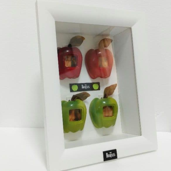 ビートルズ ！ジョン・ポール・ジョージ・リンゴ♣東芝音楽工業ビートルズ壁掛りんご