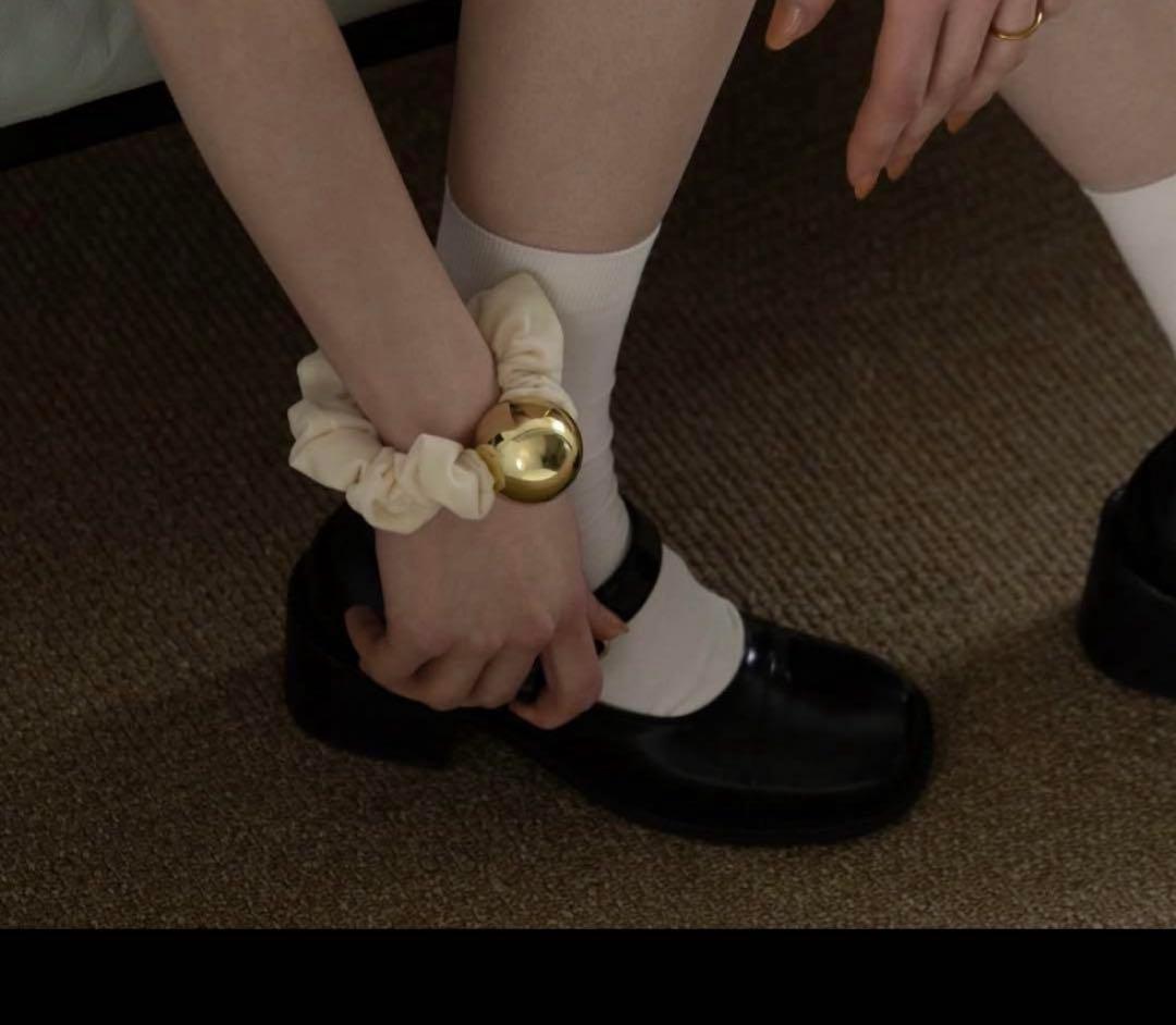 LOEM TOKYO ロエムトウキョウ ホワイト moon シュシュ - メルカリ