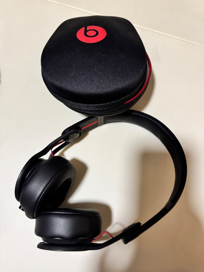 Beats Mixr ブラック ヘッドホン Amazon.com: Beats Mixr Wired On-Ear Headphone - Black : Electronics