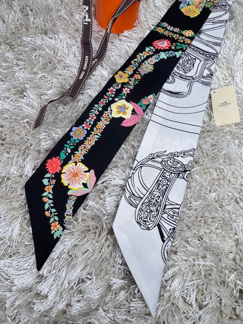 エルメス 2025ツイリー《ブリッド・ドゥ・ガラ　アン・フルール＆アイライナー》