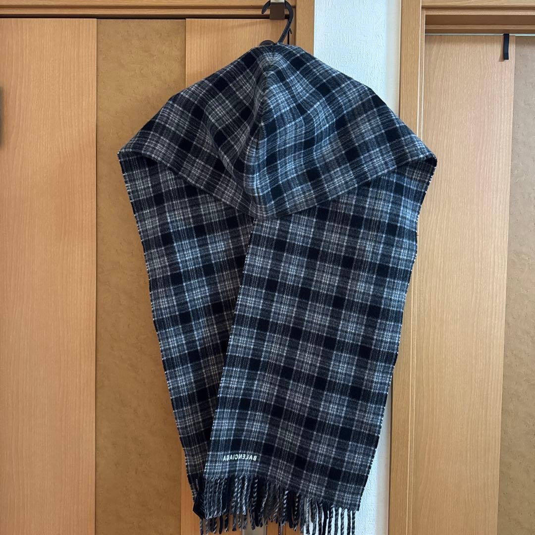 BALENCIAGA フーデッド スカーフ グレー マフラー - メルカリ