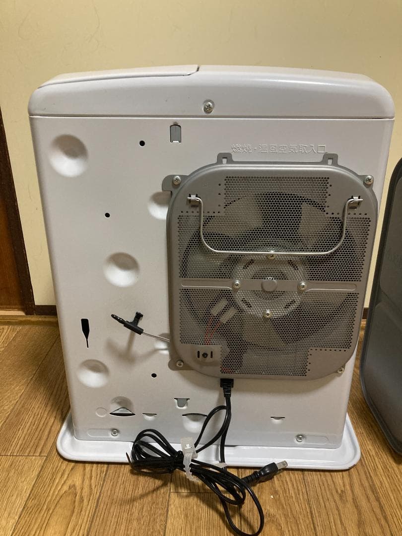 ★美品★2023年製★5.0L ★ダイニチ 石油ファンヒーターFW-3223NC