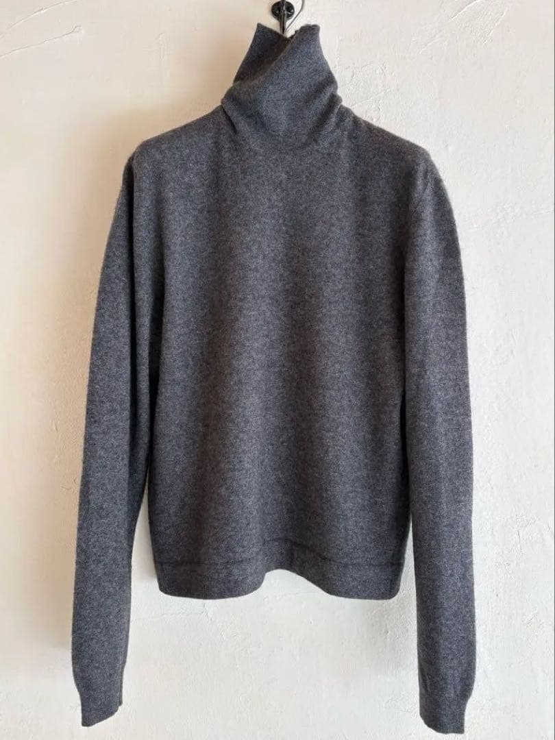 エルメスマルジェラ期ミドルゲージカシミヤタートルニットバランタイン製　グレー エルメスマルジェラ期ミドルゲージカシミヤタートルニットバランタイン