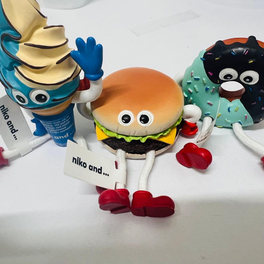 完売品】niko and 【FLAVORS】コラボ お座りオブジェ - メルカリ