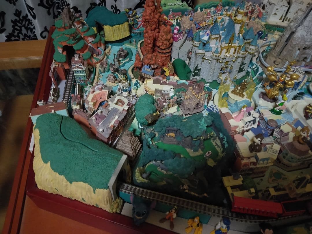 ディアゴスティーニ　ディズニーランド