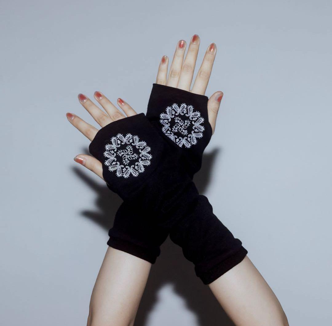 【極美品】クロノイズム アームカバー