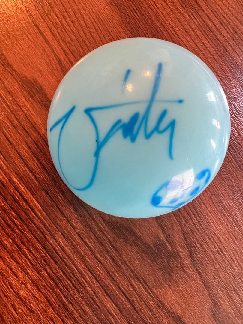 XG 直筆サイン入り　水色ボール