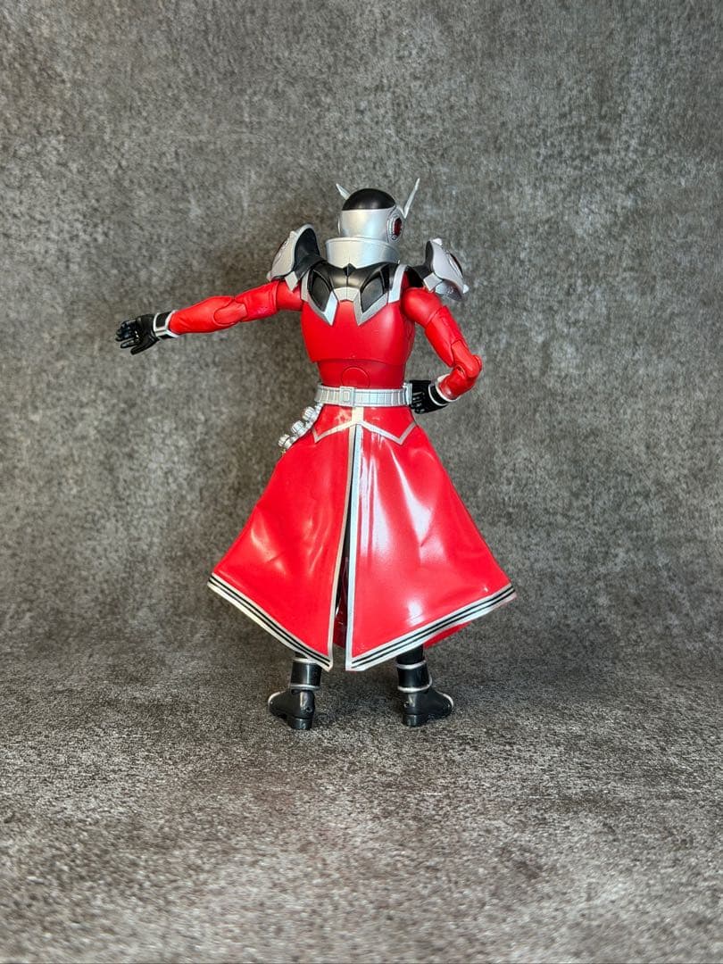 S.H.（真骨彫製法） 仮面ライダーウィザード フレイムドラゴン／オールドラゴン