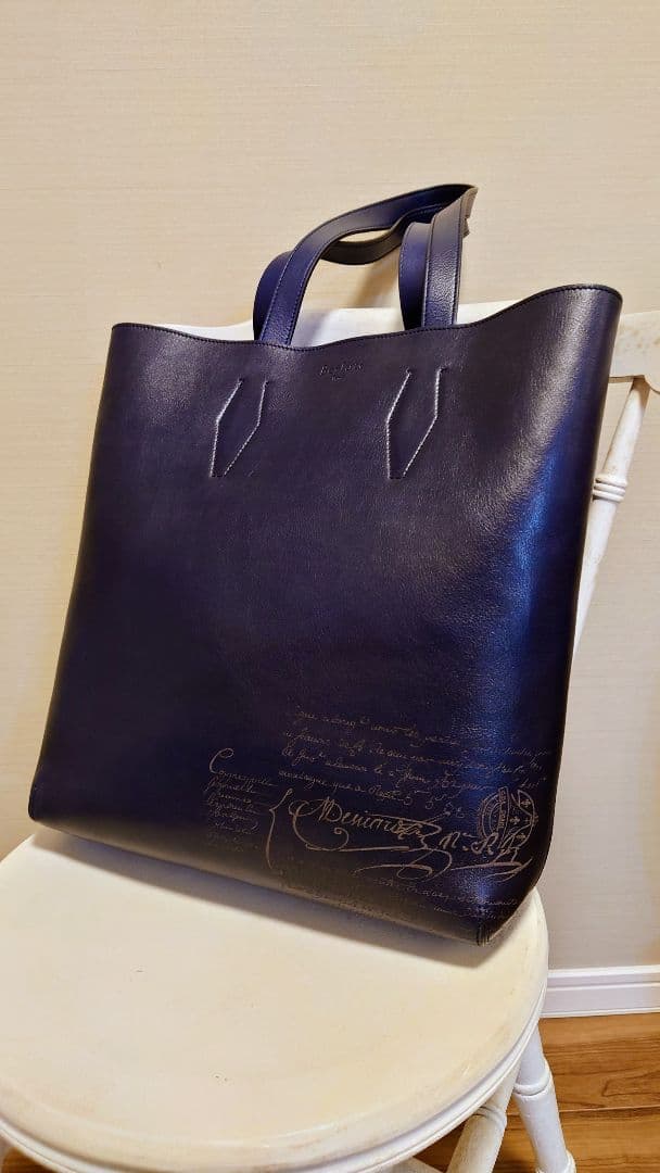Berluti　ベルルッティ　バッグ　期間限定出品 berluti ベルルッティ 日本限定 トゥジュール ジャイアントスクリット