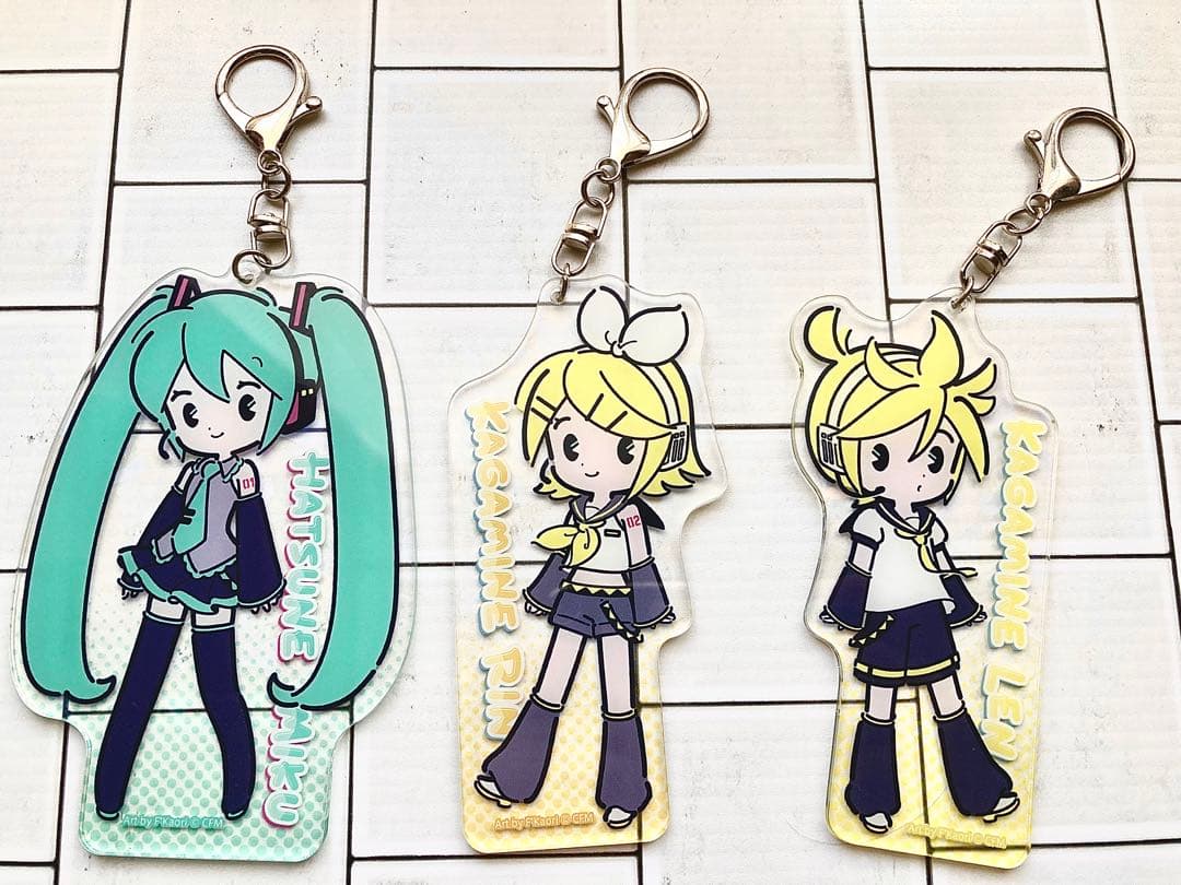 初音ミク・鏡音リン・レン アクリルキーホルダー 6個セット - メルカリ