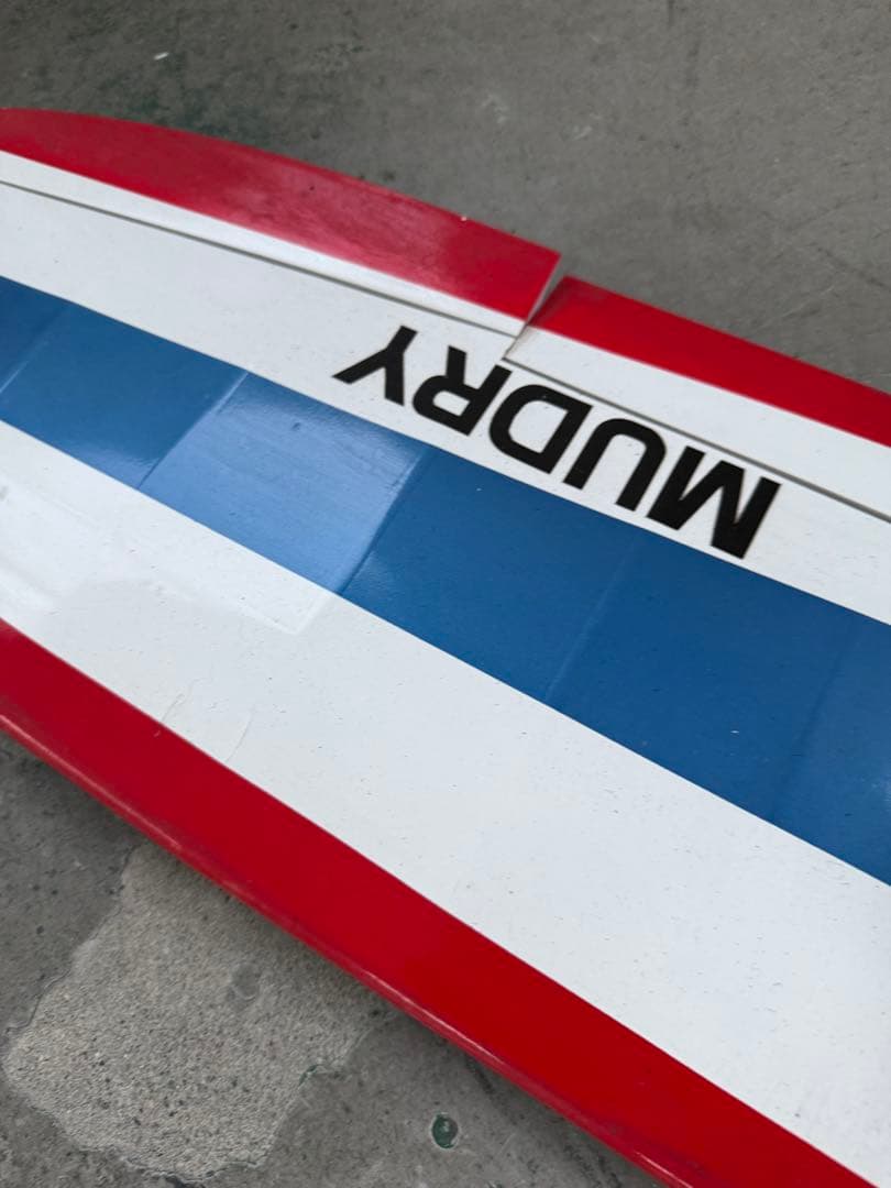 モーターグライダー RC飛行機 赤・青・白のストライプ