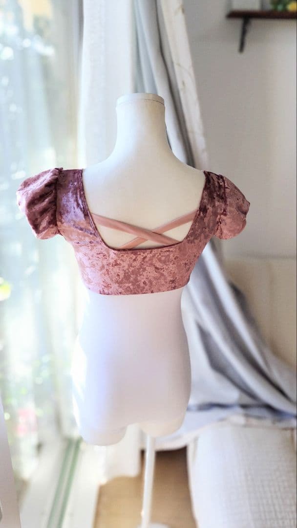 S～Mサイズ∕くすみピンククラッシュベロアのバッククロスリボン娘役レオタード白 エロディ公式】オーガナイザーMoonshell – Elodie | エロディ