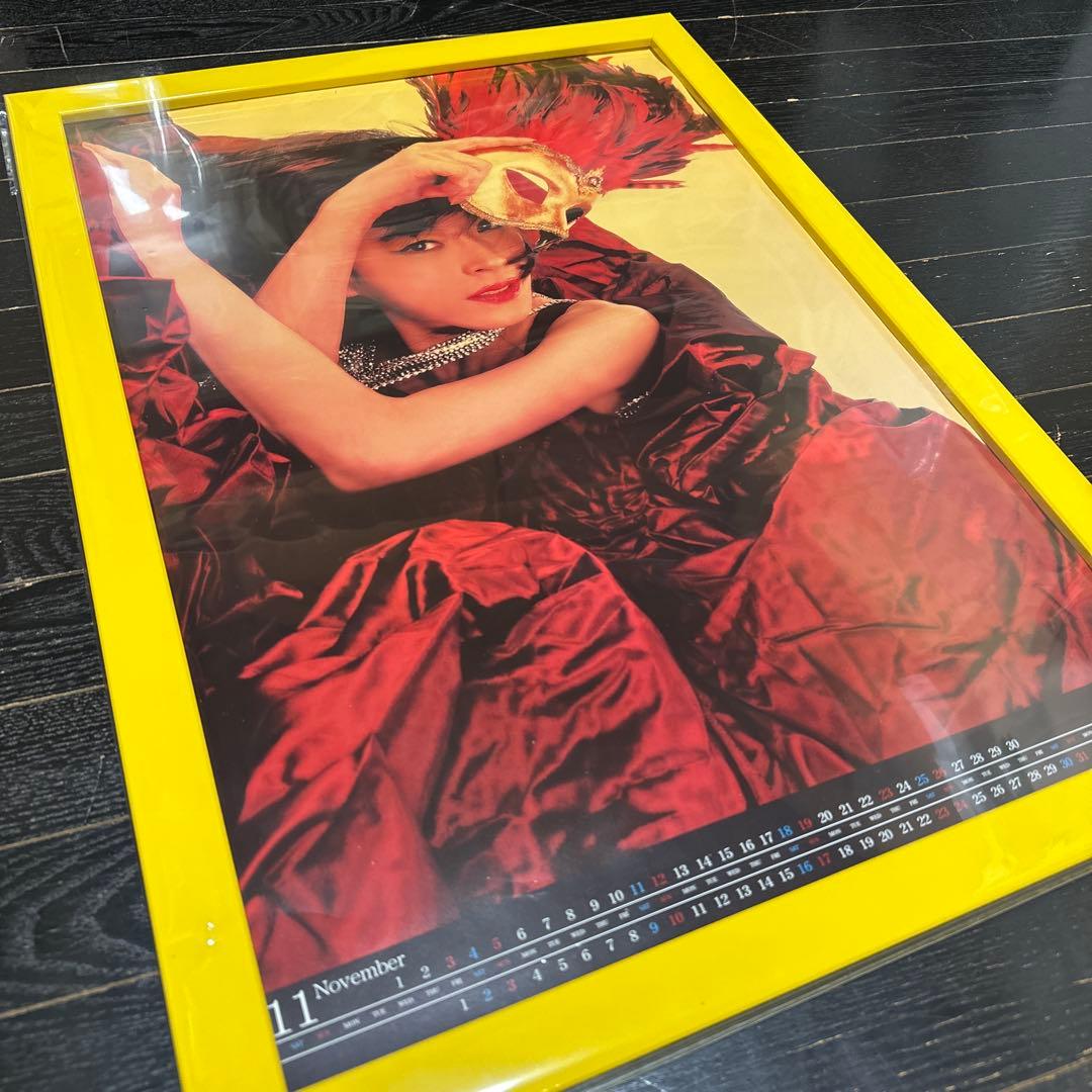 中森明菜　A2サイズ　カレンダー　ポスター　新品額装付き　イエロー