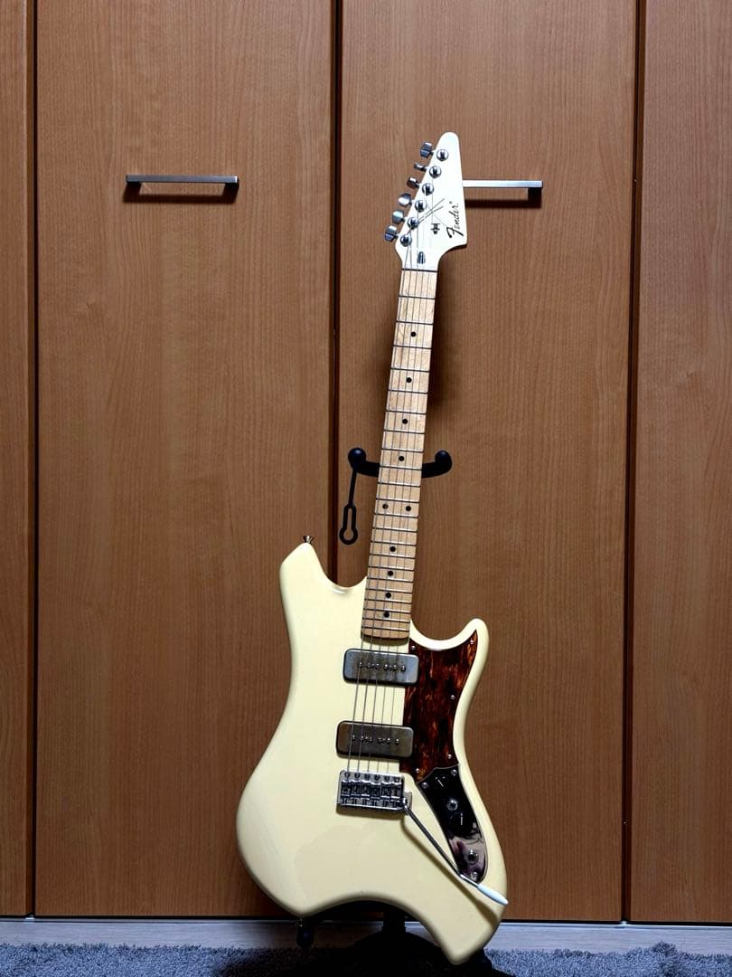 ギター Fender Daiki Tsuneta Swinger Fender Japan introduces Daiki Tsuneta signature Swinger and a
