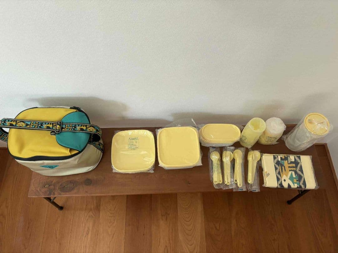 希少 Tupperware タッパーウェア ピクニックセット イエロー 未使用品