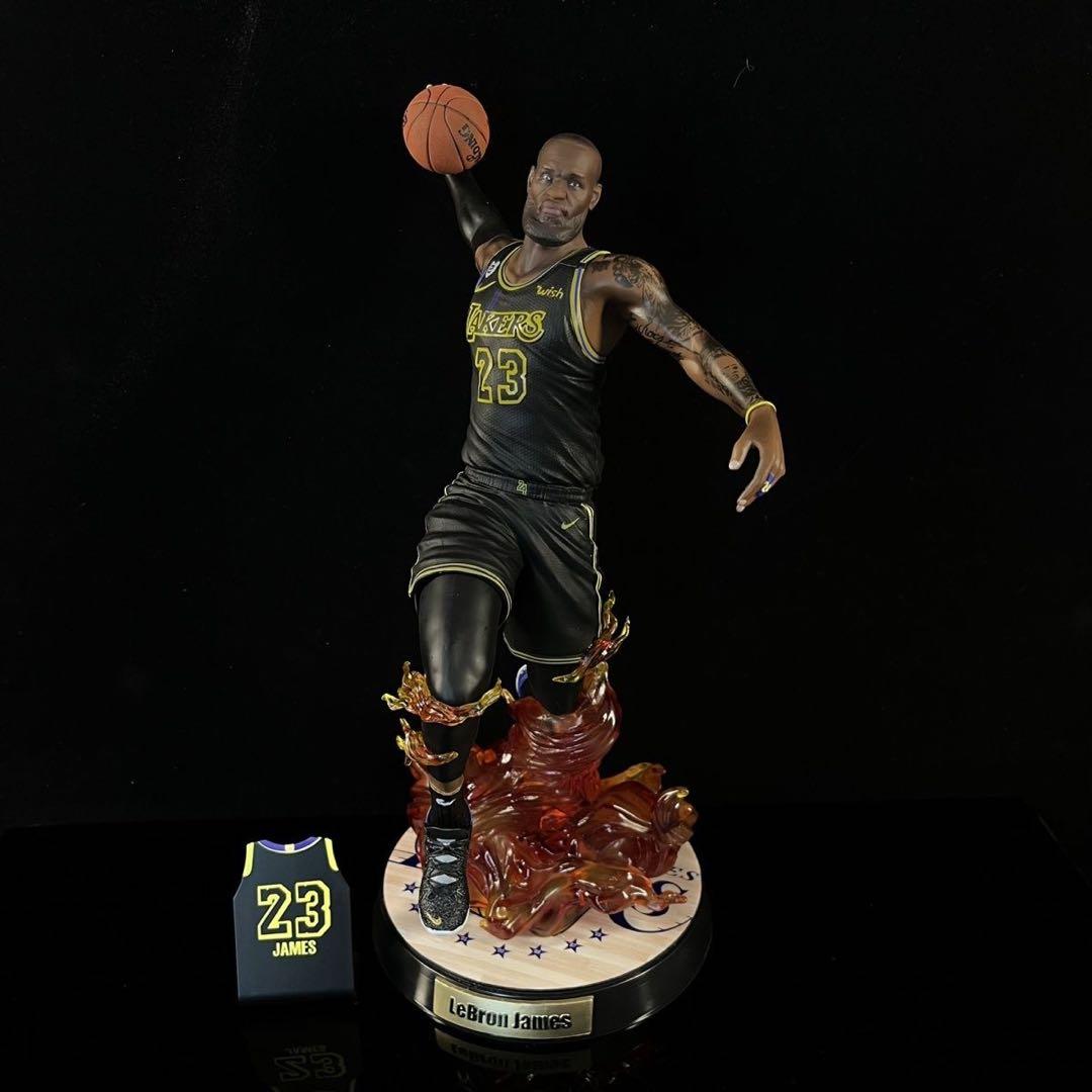 レブロン・ジェームズ　フィギュア　特大サイズ　NBA 40cm NBAのスーパープレイヤー「レブロン・ジェームズ」がロサンゼルス