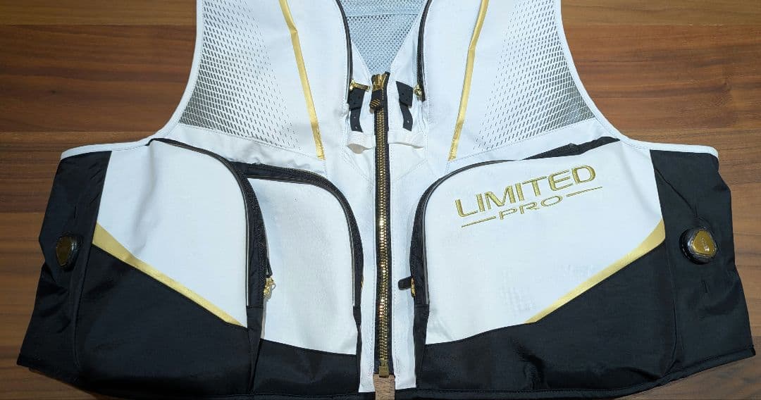 シマノ鮎ベストVE-569Y 2XL - メルカリ