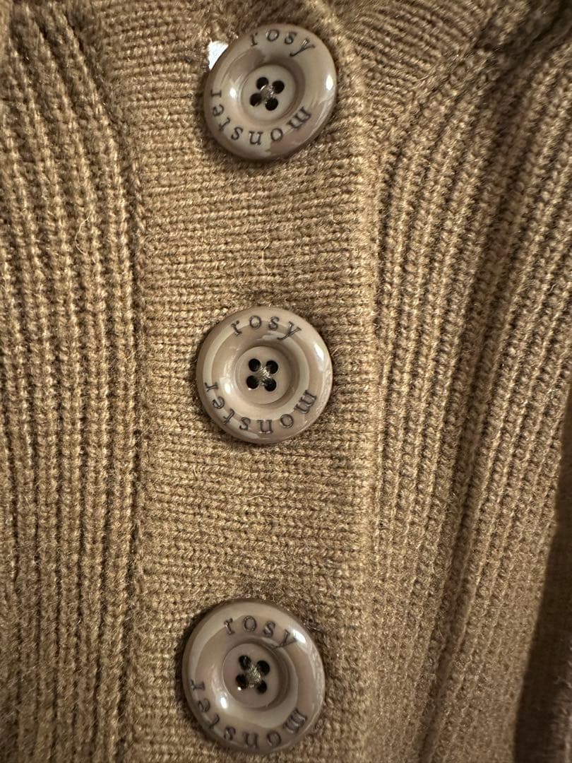 ロージーモンスター キャンディボタンニット ブラウン - メルカリ