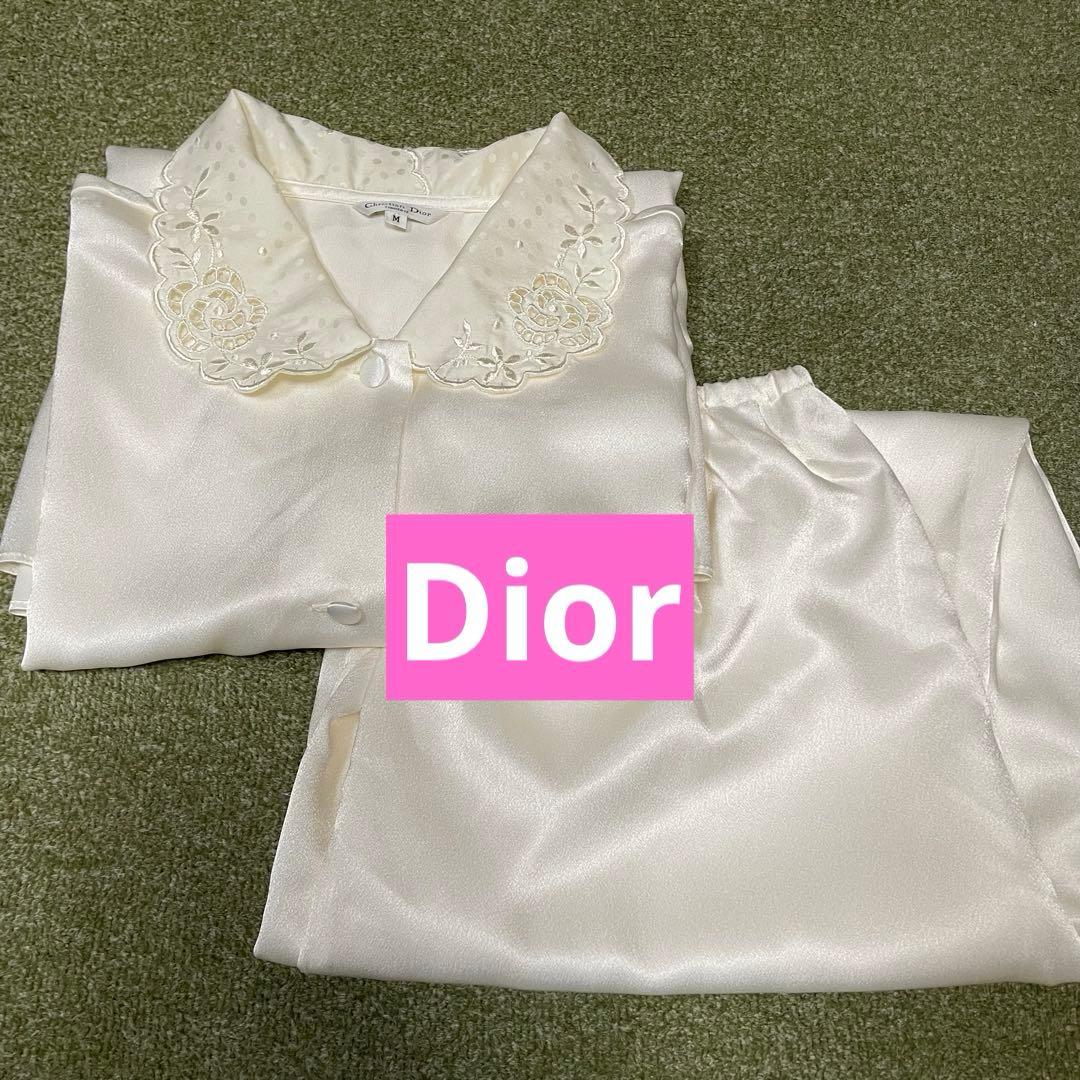 Christian Dior サテンパジャマ Mサイズ アイボリー Christian Dior（ルームウェア/パジャマ）のフリマアイテム一覧
