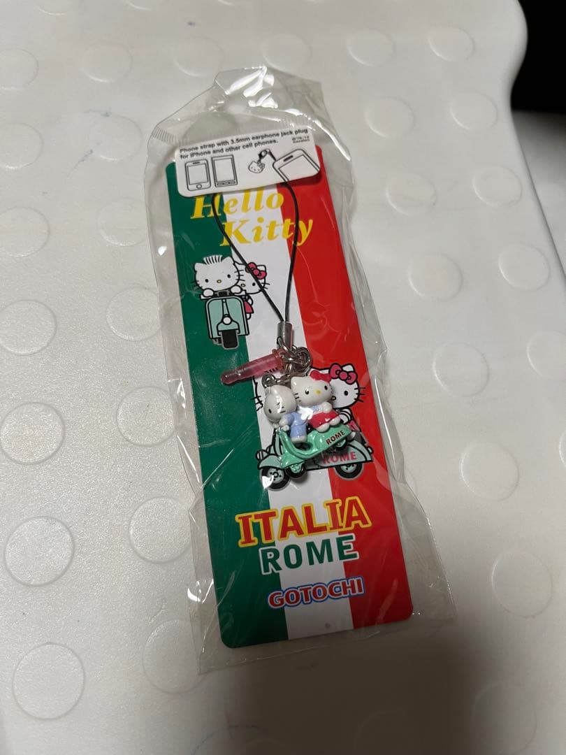 ③ご当地キティ イタリア ローマ ストラップ