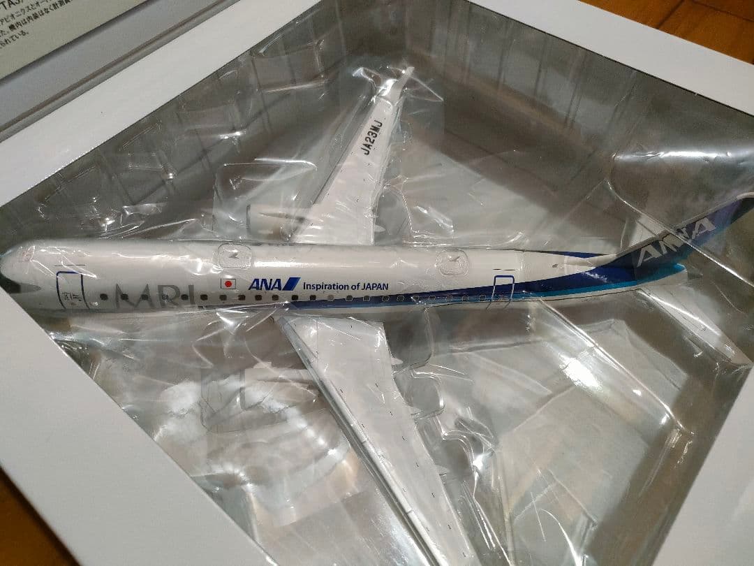 ANA MRJ90 1:100 スケール 模型【レア】値下げしました