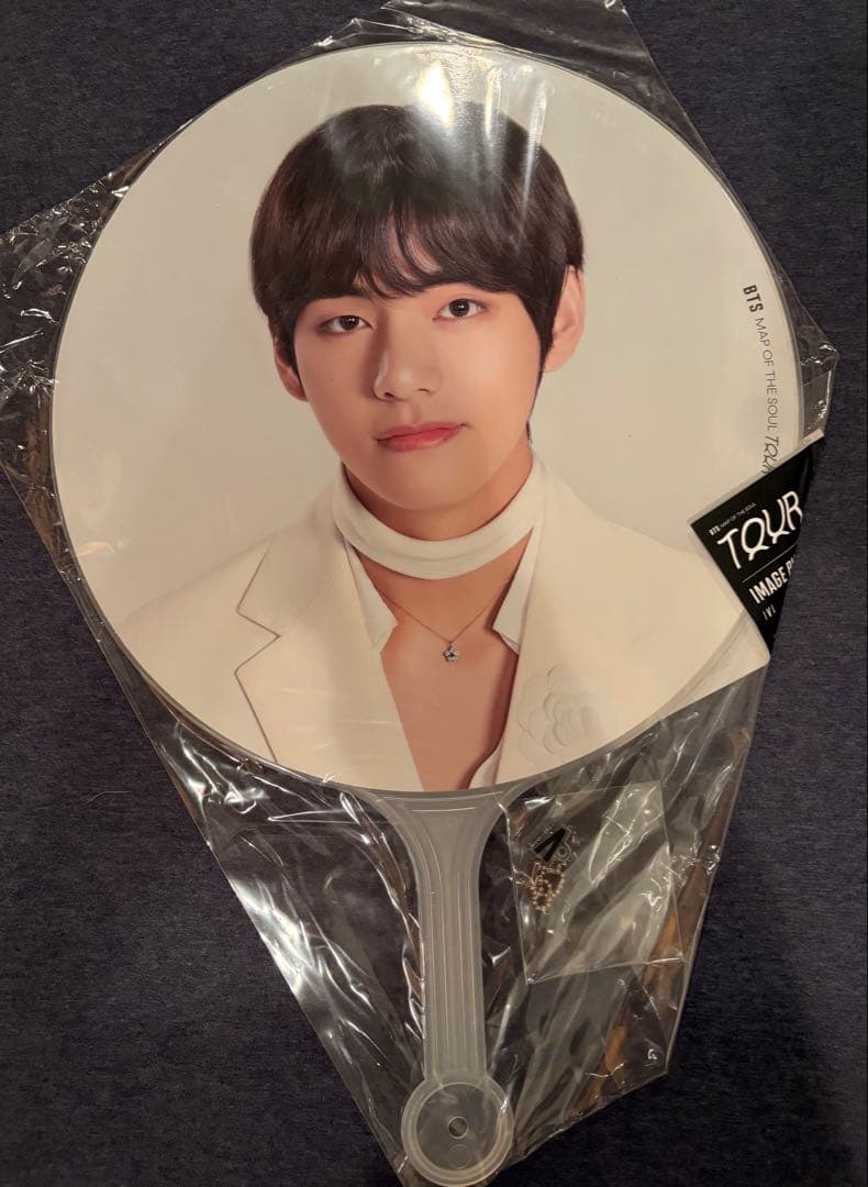 BTS TOUR V テテ うちわ - メルカリ