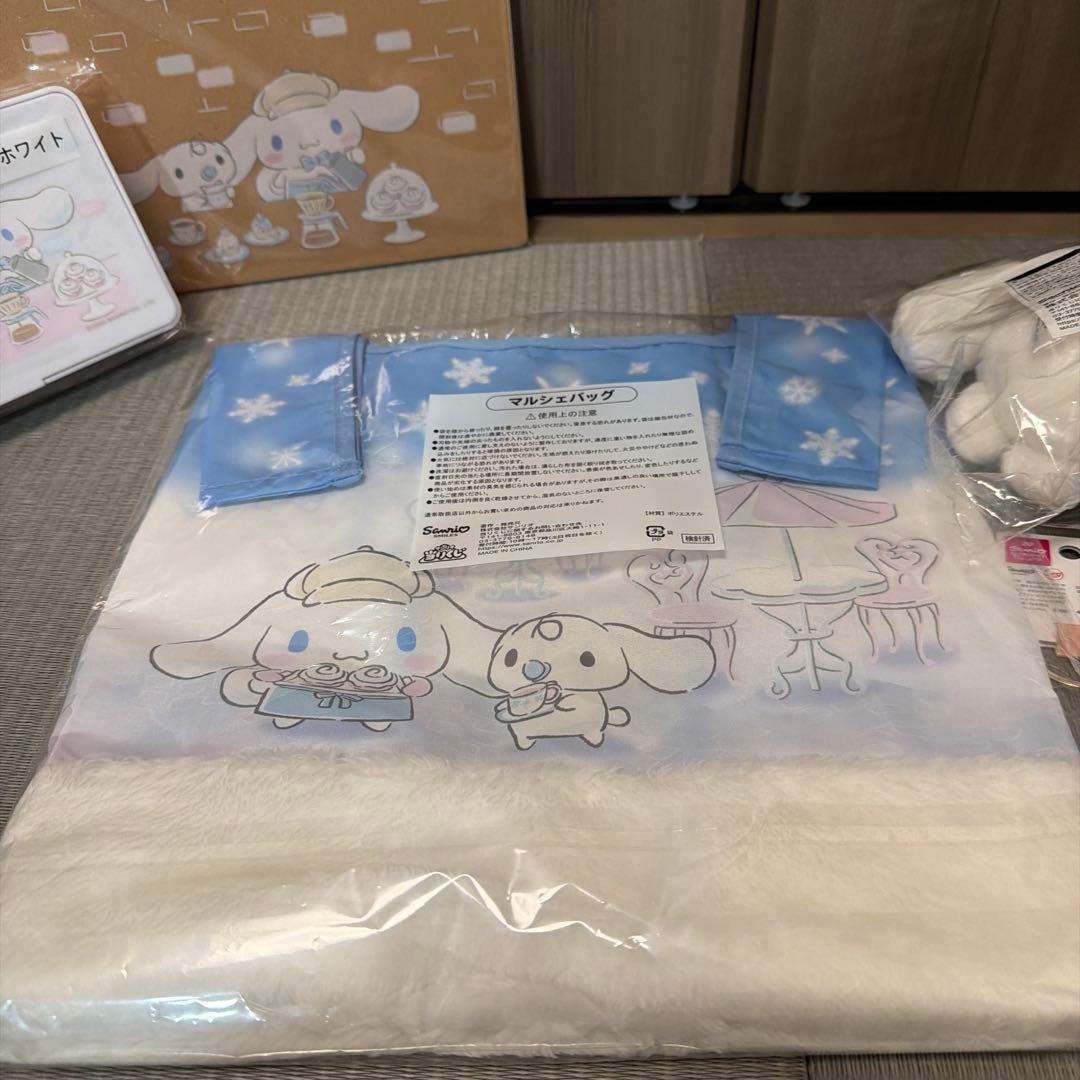 万博限定　クリアキーホルダー&ラストワンシナモロールキャラクターグッズ