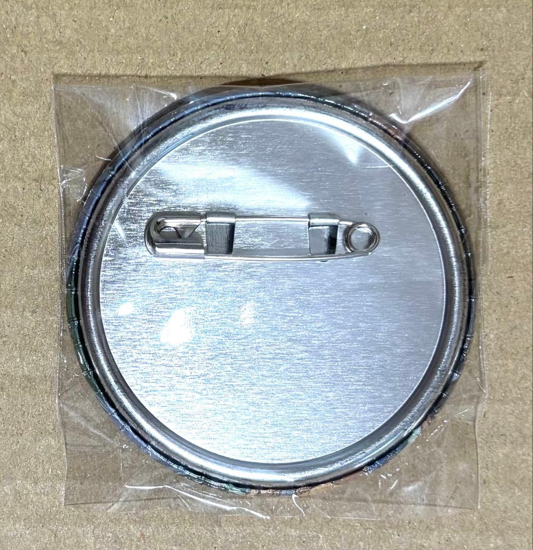 進撃の巨人　クリスタ　ヒストリア　缶バッジ　巨人中学校