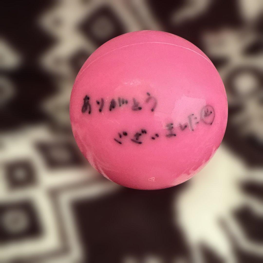 久保史緒里　サインボール