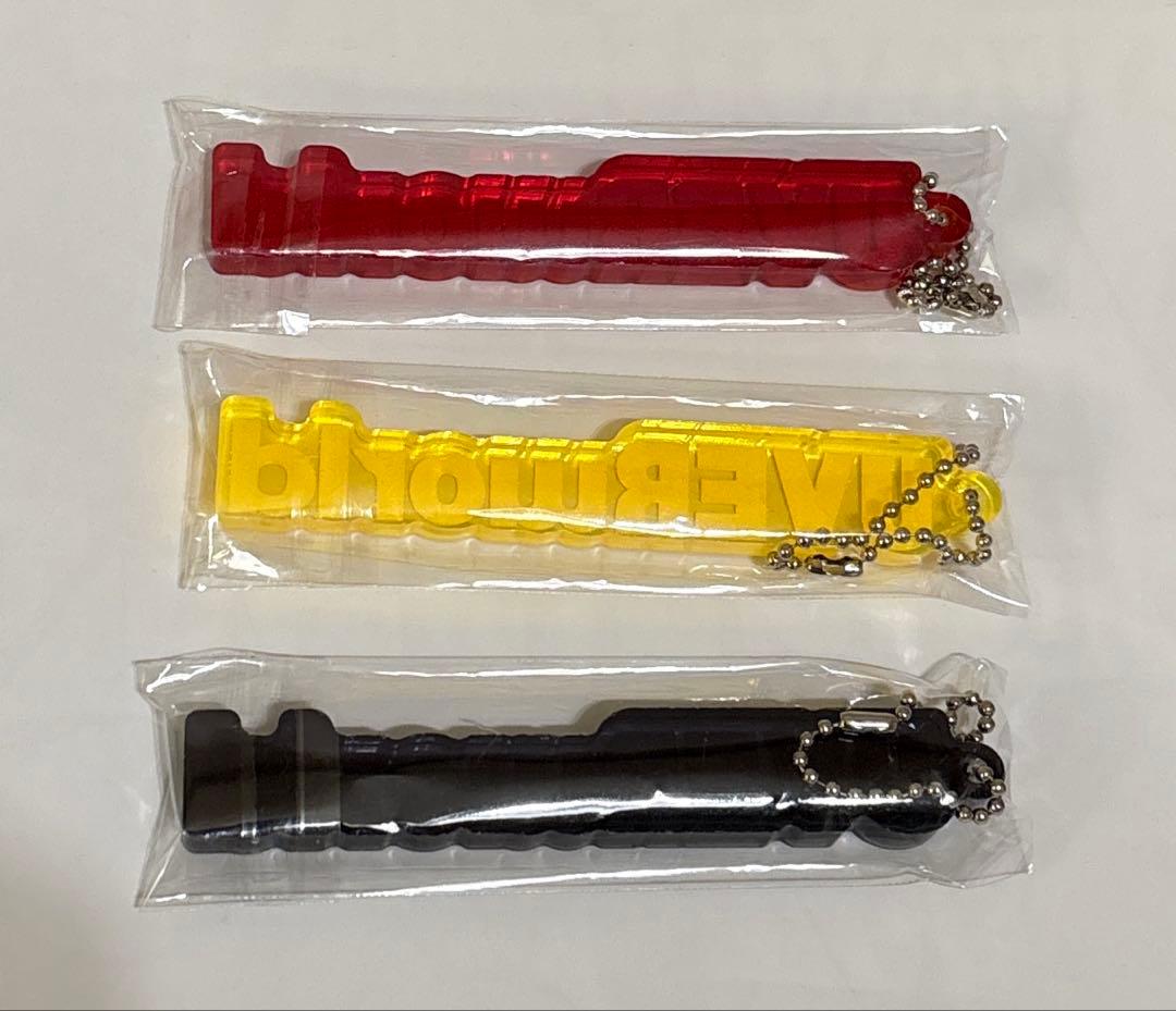 UVERworld★アクリルブロックキーホルダー★全３色★ブラックレッドイエロー