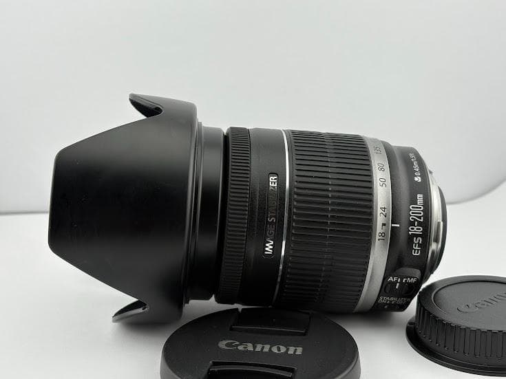 ★極上美品★キヤノンCANON EF-S18-200mm F3.5-5.6 IS