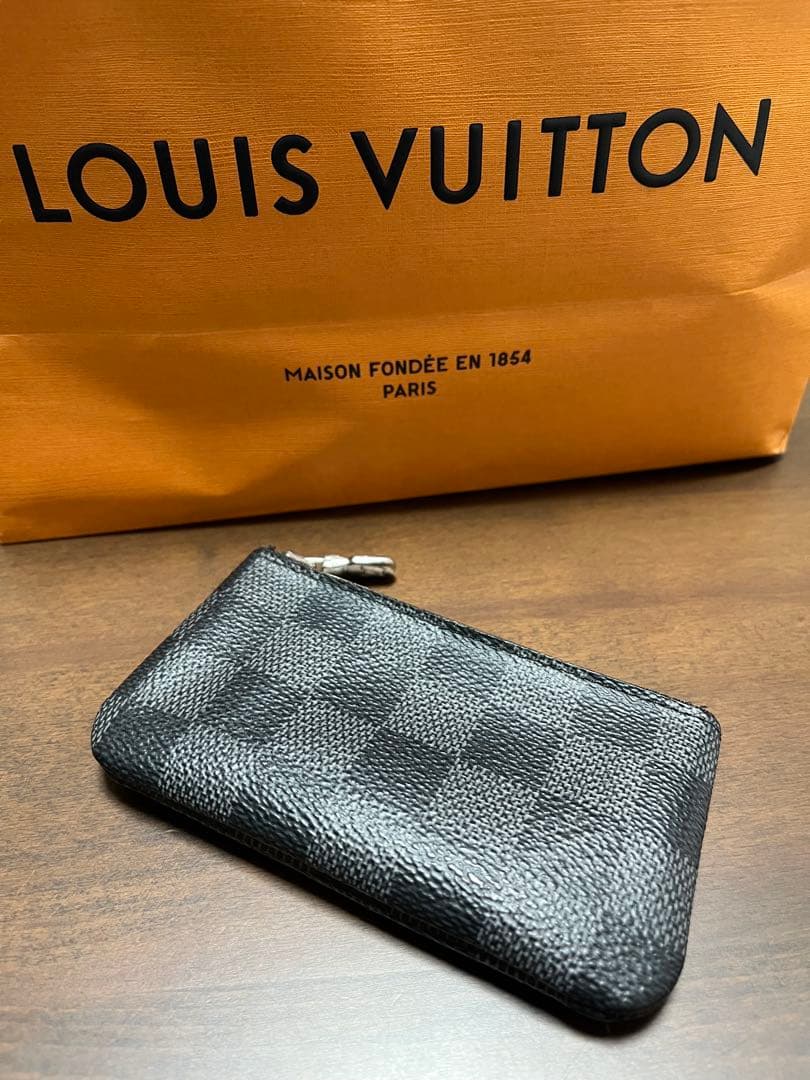 美品LOUIS VUITTON ダミエ ブラック ケース LOUIS VUITTON（ルイ・ヴィトン） 二つ折りカードケース ダミエ