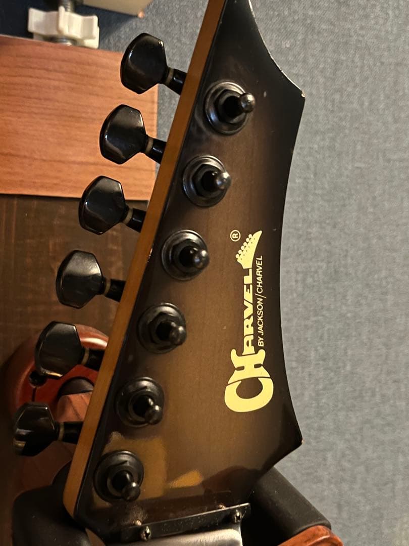 CHRAVEL フロイドローズ　エレキギター