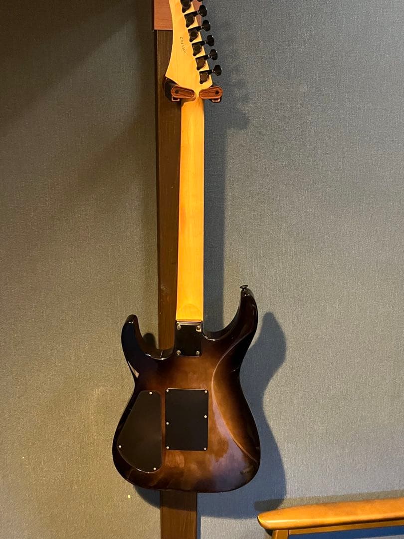 CHRAVEL フロイドローズ　エレキギター