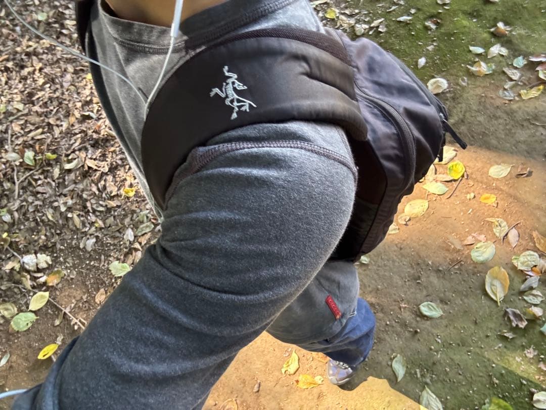 prada sport 長袖カットソー archive - メルカリ